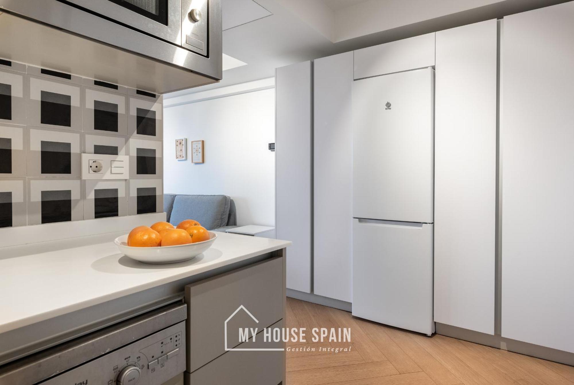 Myhousespain - Primera Linea De Playa Con Parking Gijón
